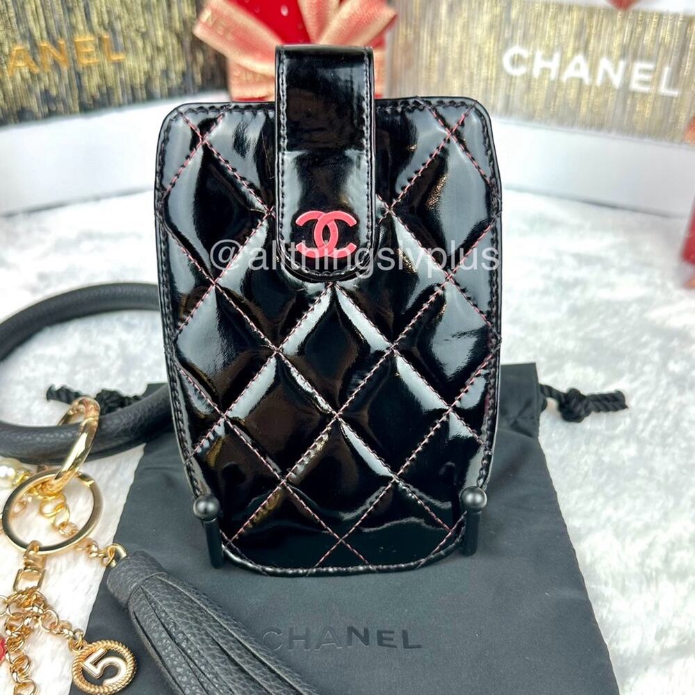 CHANEL card case, ID holder lanyard wristlet in black patent leather. Great GIFT - Picture 4 of 12